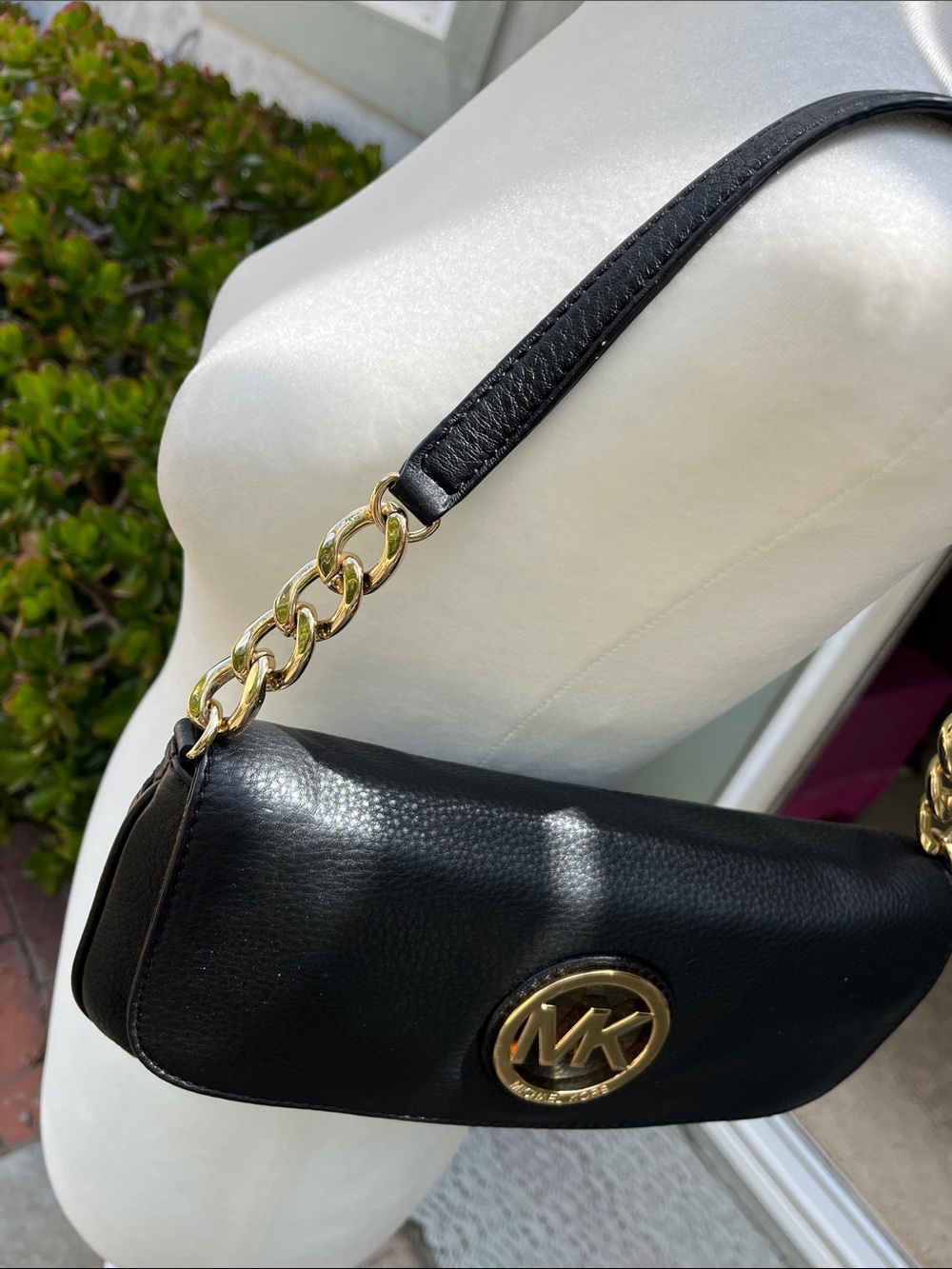 Michael Kors Black Leather Shoulder Bag with Gold MK Emblem - Picture 5 of 14